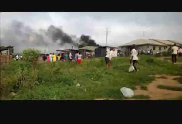 Protest: Angry UNIOSUN Students Set Cleric’s House On Fire After Seeing Student’s Decomposing Corpse Behind It